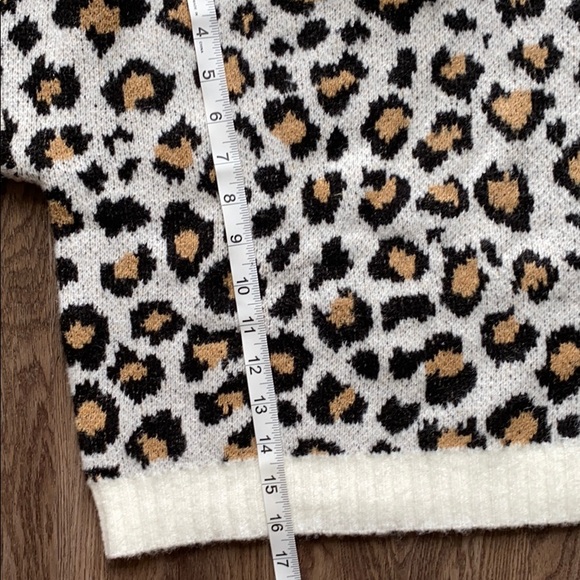 Anthropologie Cropped Leopard Sweatshirt - Picture 11 of 14